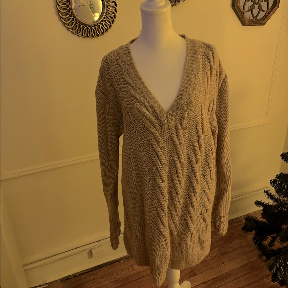 LaVia18 Gorgeous tan wool cable vneck sweater Italy Sz L